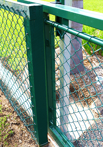 Building A Fence chainwire
