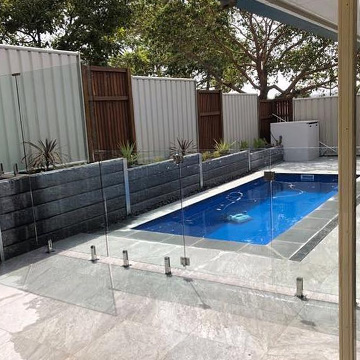 frameless glass pool fencing