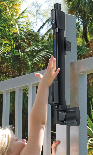 pool gate lock mechanism
