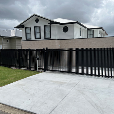 Traditional vs Modern Fencing