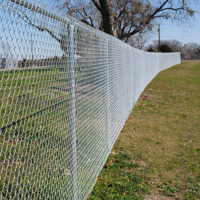 Choosing Between Galvanized and Non-Galvanized Chain Wire Fencing