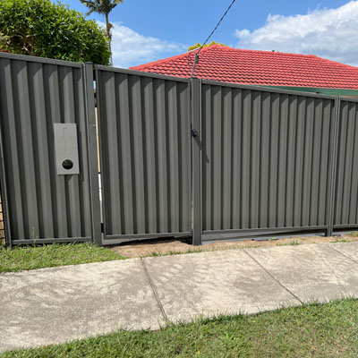 How Tall Should My Fence Be? Choosing the Right Fence Height for Your Property
