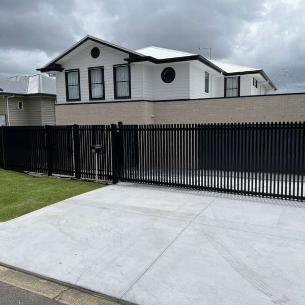Custom aluminium sliding gate
