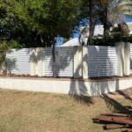 Horizontal aluminium slat fencing