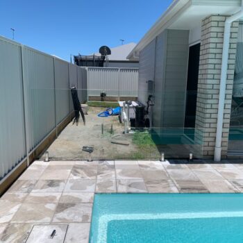 12MM GLASS FENCING WITH POLISHED MADRID SPIGOTS