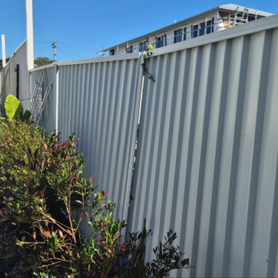 Colorbond Fence Looking Tired? Here’s When It’s Time to Replace