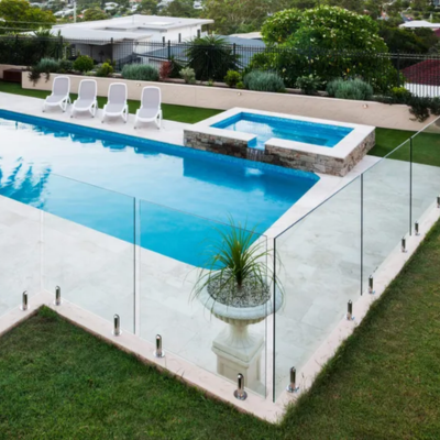 Smart Pool Fence Design That Complements Your Outdoor Space