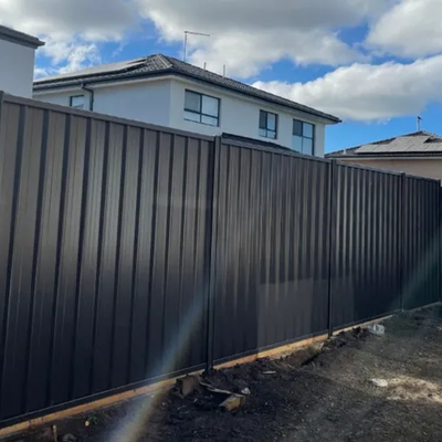 Colorbond vs Aluminium Fencing in Queensland’s Climate: Which Lasts Longer?