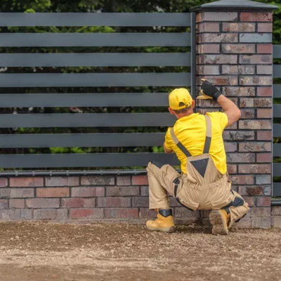 Colorbond vs Aluminium Fencing in Queensland’s Climate: Which Lasts Longer?