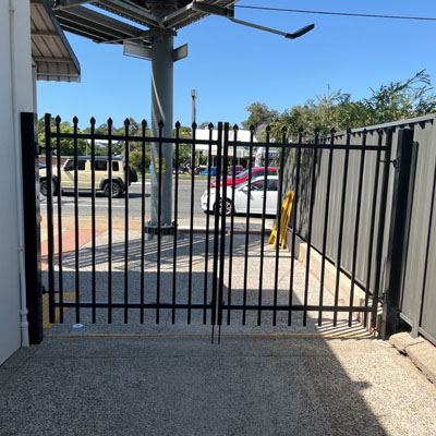 Weak points found in fencing with large ground clearance