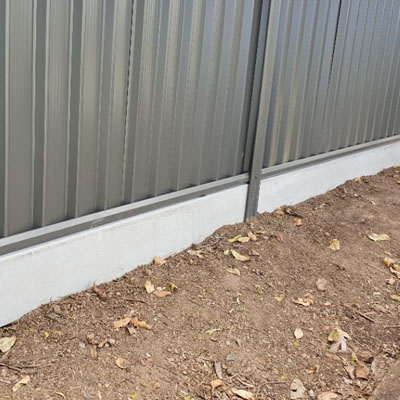 Can You Put a Colorbond Fence on Top of a Concrete Sleeper Retaining Wall - Colorbond fence on concrete sleeper retaining wall