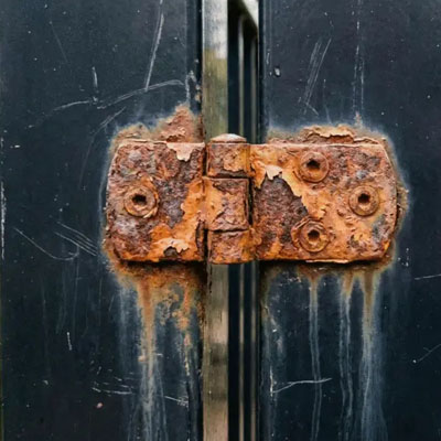 Does Aluminium Fencing Rust - Heavy oxidation
